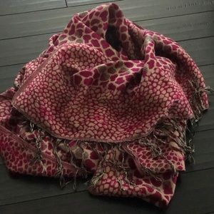 Giraffe print pink scarf